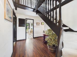 ENTRANCE HALLWAY- click for photo gallery